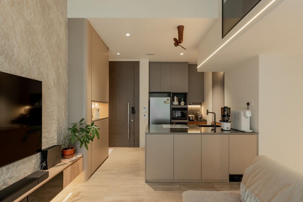Minimalist Kitchen with Countertop and Homogeneous Tiles