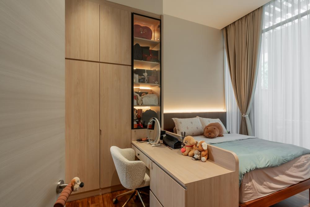 Minimalist Bedroom with Platform Bed and Vinyl Flooring
