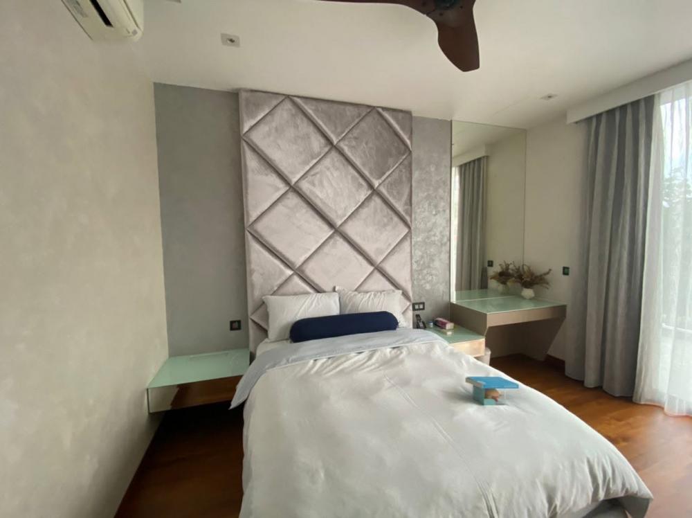 Contemporary Bedroom with Parquet Floor and Drop Ceiling
