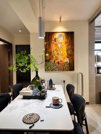 Modern Dining Room at MACHERSON WEAVE HDB @ BTO 3ROOM
