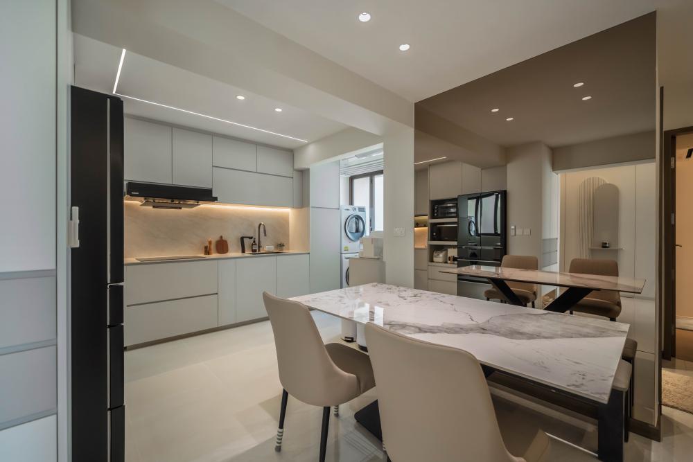 Contemporary Kitchen with Countertop and Open Kitchen