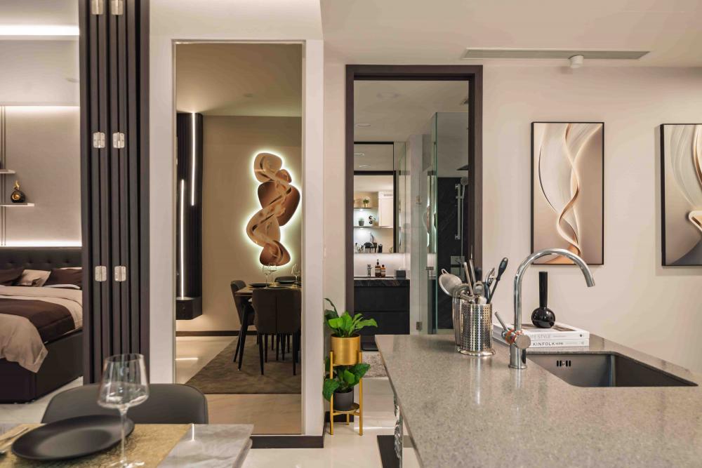 Modern Dining Room with Cove Lighting and Tableware