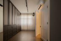 Contemporary Walk-in Wardrobe at Toa Payoh Ridge