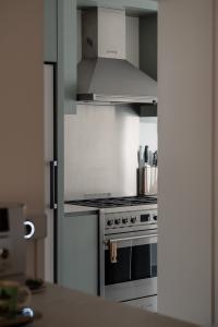 Modern Kitchen at Boon Tiong Road
