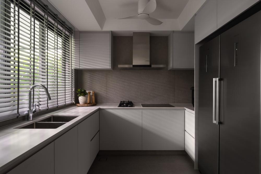 Contemporary Kitchen with Countertop and Homogeneous Tiles