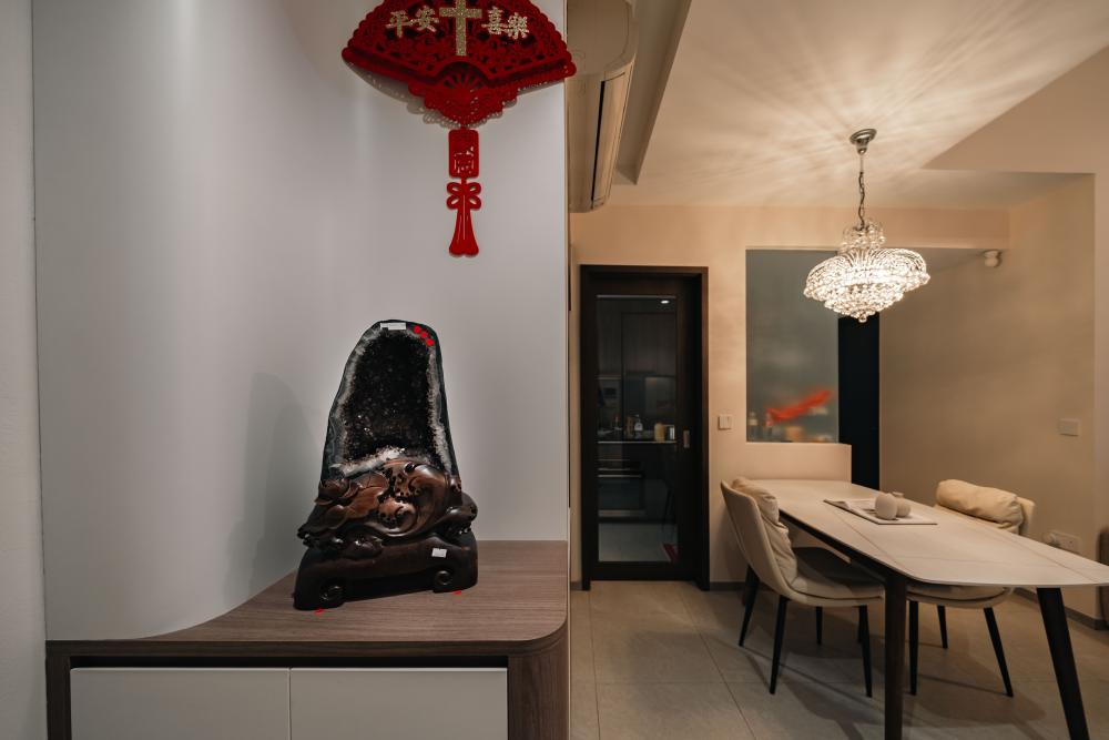 Modern Dining Room with Drop Light and Dining Table