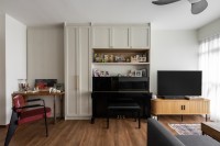 Contemporary Living Room at Resale 4 Room HDB @ Telok Blangah