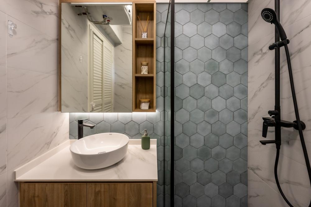 Contemporary Bathroom with Countertop and Homogeneous Tiles