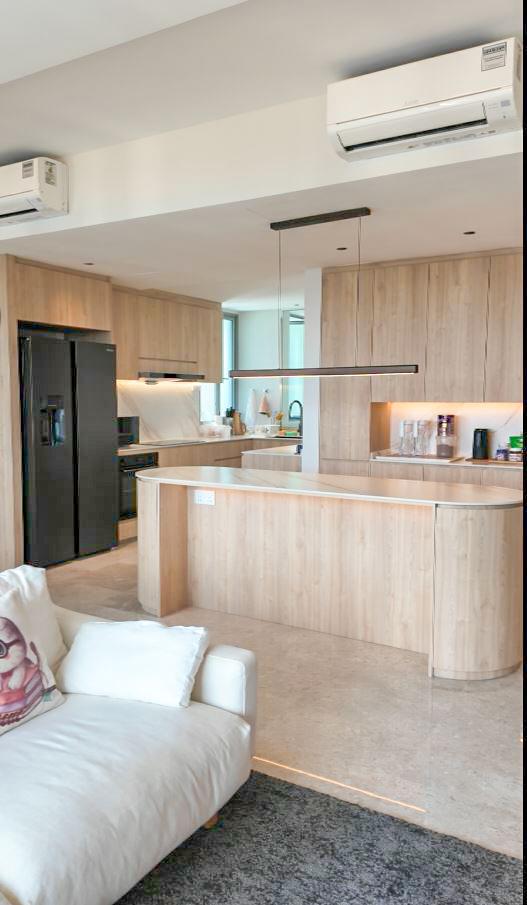 Modern Kitchen with Kitchen Window and Kitchen Island