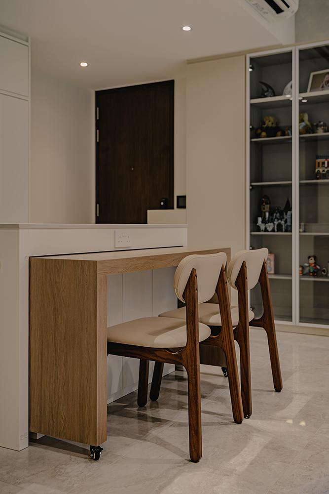 Minimalist Dining Room with Kitchen Island and Dining Table