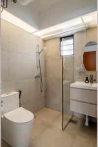   at 869A Tampines Avenue 8