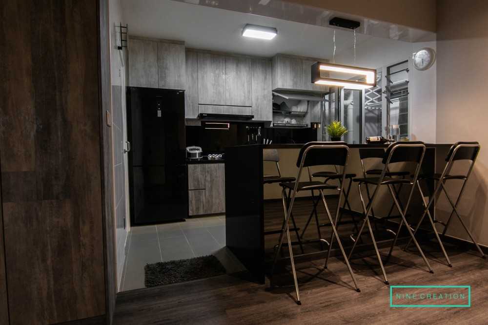 Contemporary Kitchen with Countertop and Vinyl Flooring