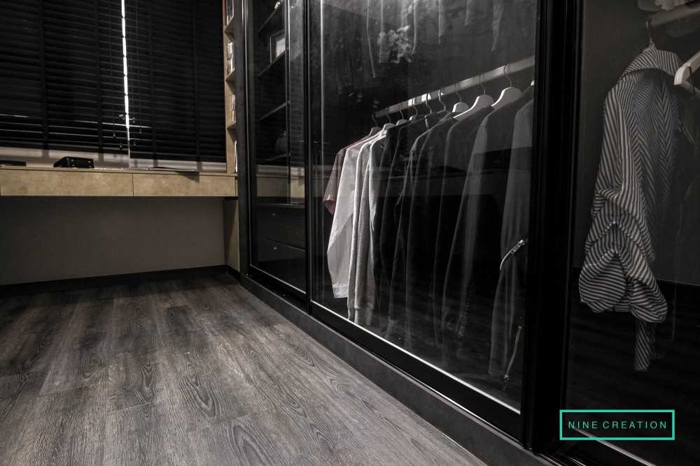 Contemporary Bedroom with Vinyl Flooring and Wardrobe