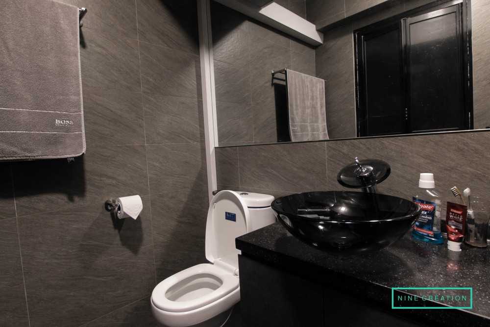 Contemporary Bathroom with Countertop and Shower Screen