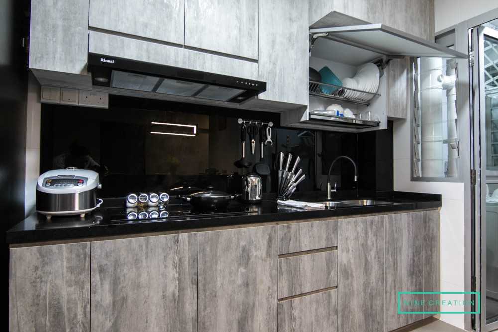 Contemporary Kitchen with Countertop and Vinyl Flooring