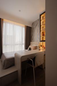 Modern Bedroom at The Watergardens