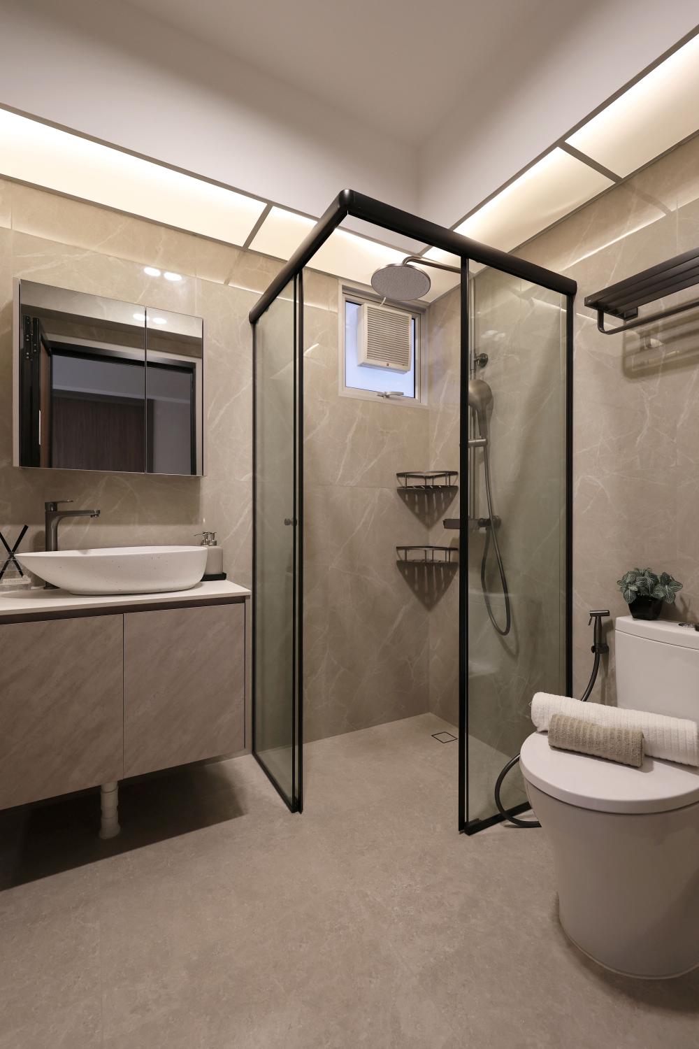Contemporary Bathroom with Mirror and Bathroom Storage