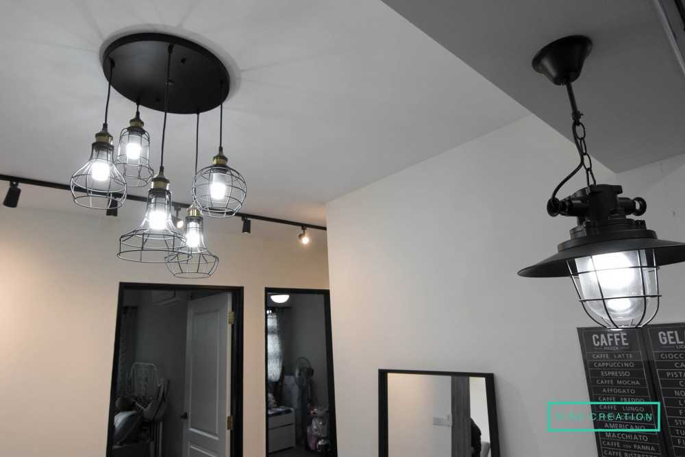 Modern Dining Room with Mirror and Dining Table