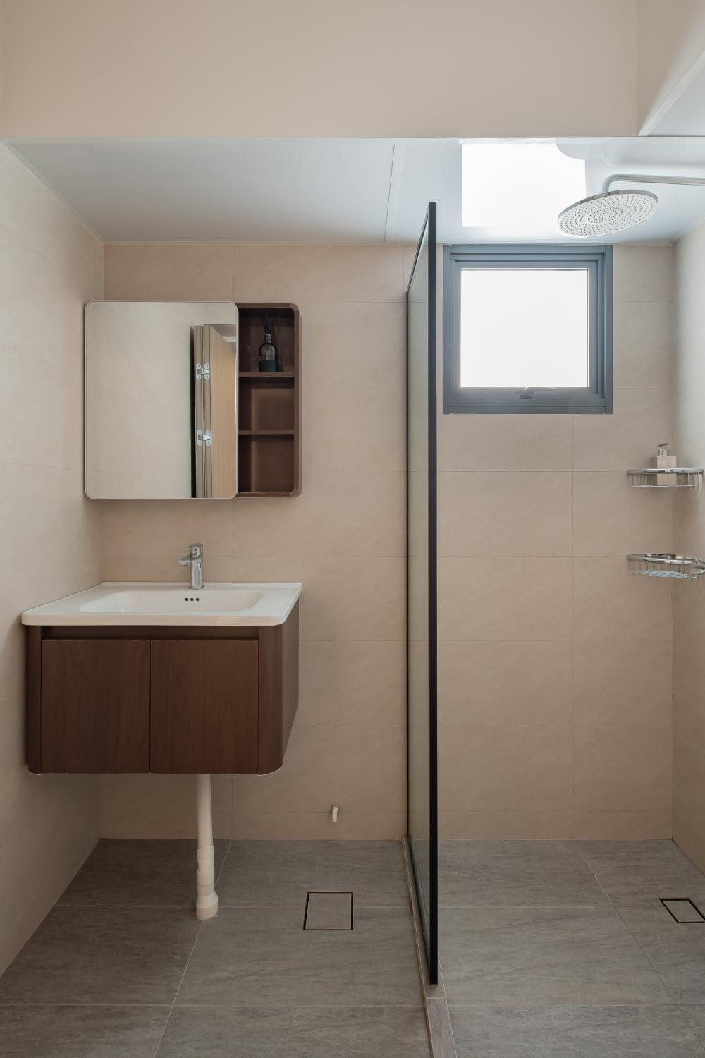 Minimalist Bathroom with Countertop and Shower Screen