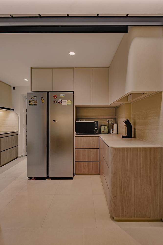 Minimalist Kitchen with Countertop and Homogeneous Tiles