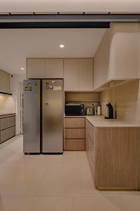 Minimalist Kitchen at Heritage View