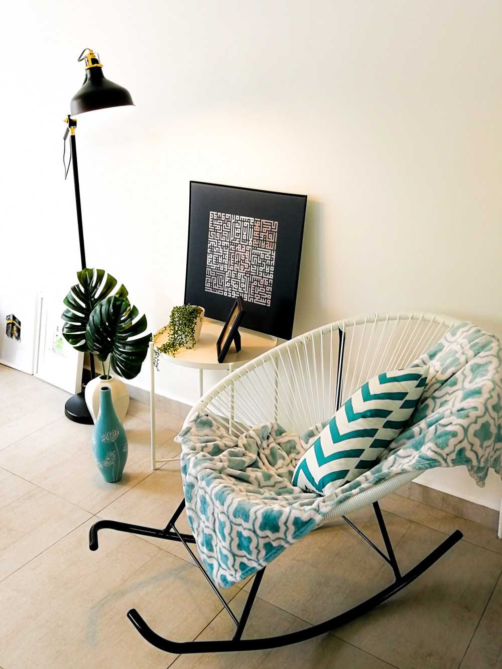 Scandinavian Living Room with Paintings and Armchairs