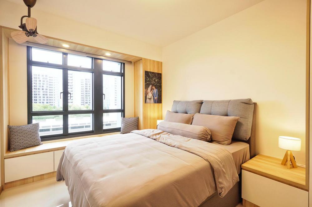 Asian Bedroom with Bay Window and Roller Blinds