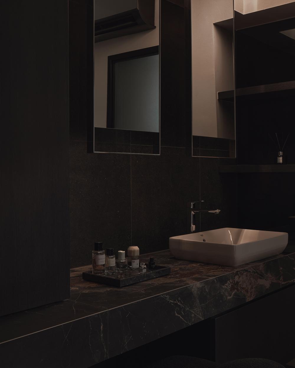 Contemporary Walk-in Wardrobe with Mirror and Vanity Counter