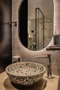 Modern Bathroom at Parc Botannia