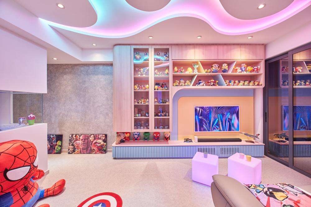 Eclectic Living Room with Bookshelf and TV Console