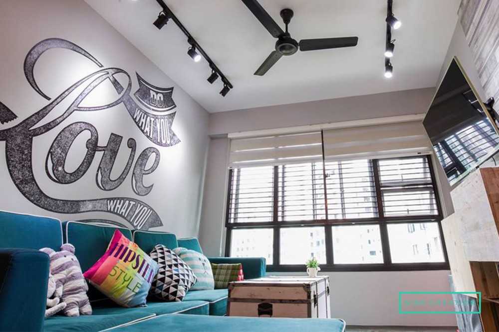 Modern Living Room with Wallpaper and Ceiling Fan