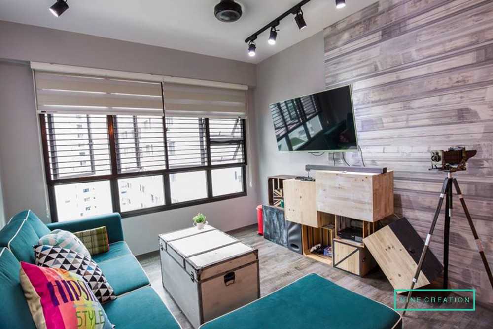 Modern Living Room with Vinyl Flooring and Ceiling Fan