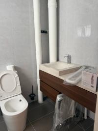 Minimalist Bathroom at 549 SERANGOON NORTH