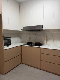 Minimalist Kitchen at 907A Woodlands Square BTO