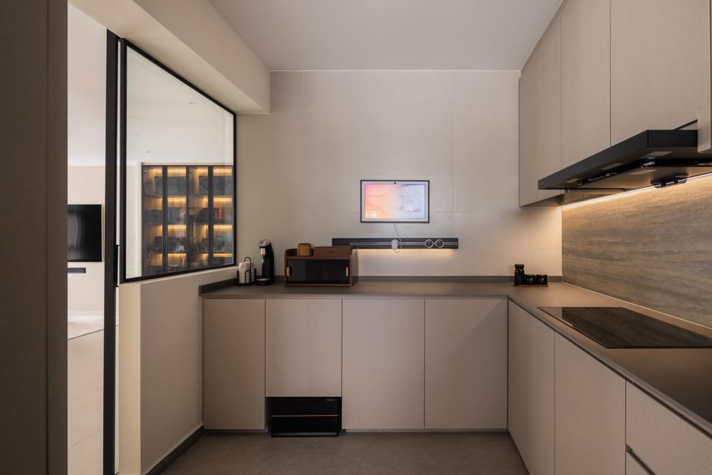 Modern Kitchen with Countertop and Homogeneous Tiles