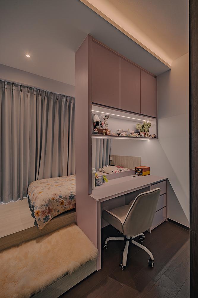 Modern Bedroom with Platform Bed and Storage Cabinets