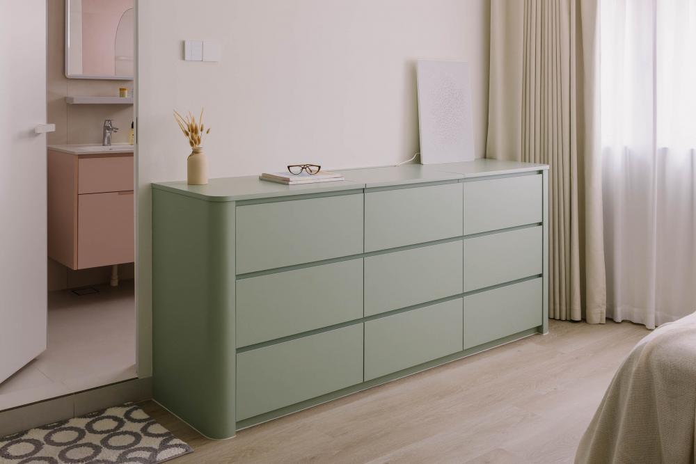 Contemporary Bedroom with Vinyl Flooring and Curtain
