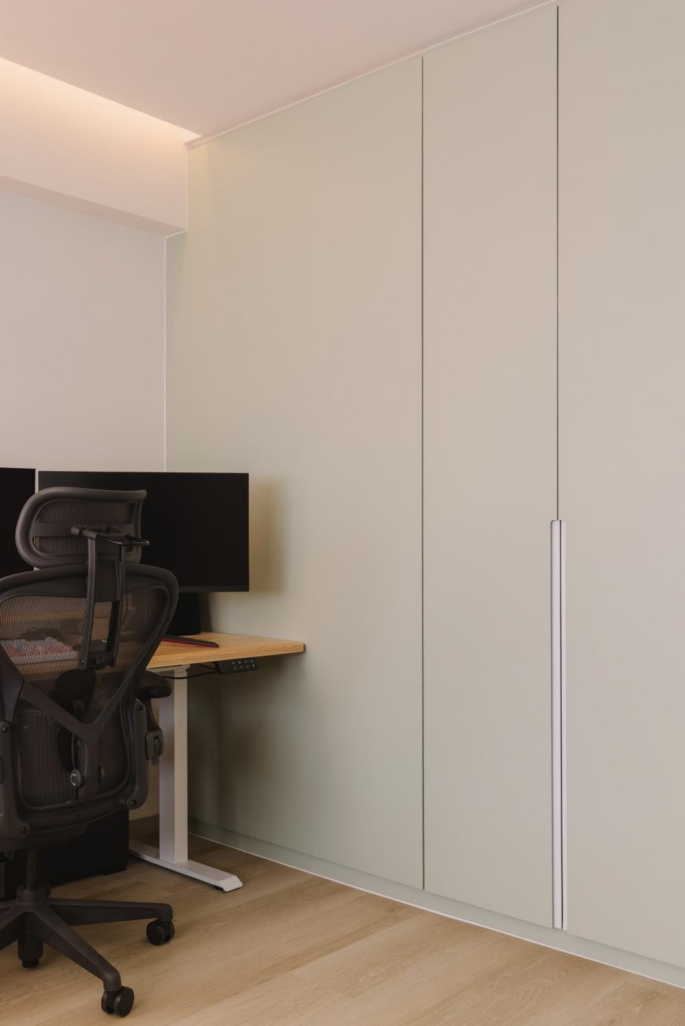 Contemporary Bedroom with Vinyl Flooring and Wardrobe