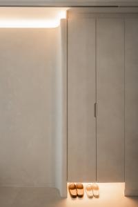 Contemporary Foyer at Dakota One