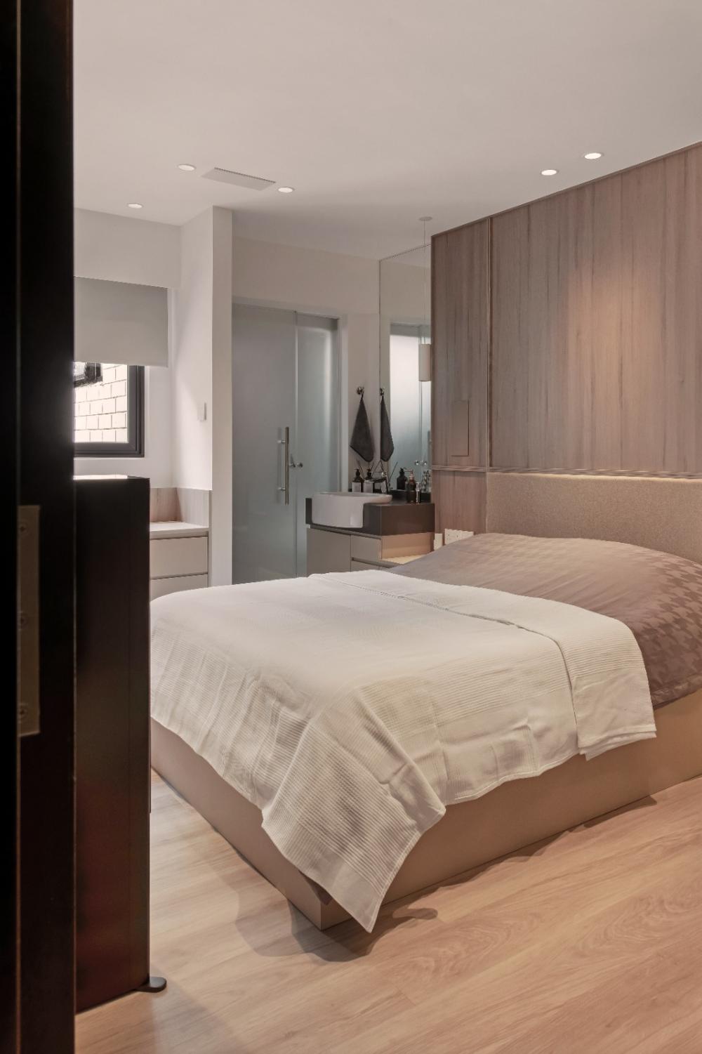 Modern Bedroom with Bay Window and Ceiling Light