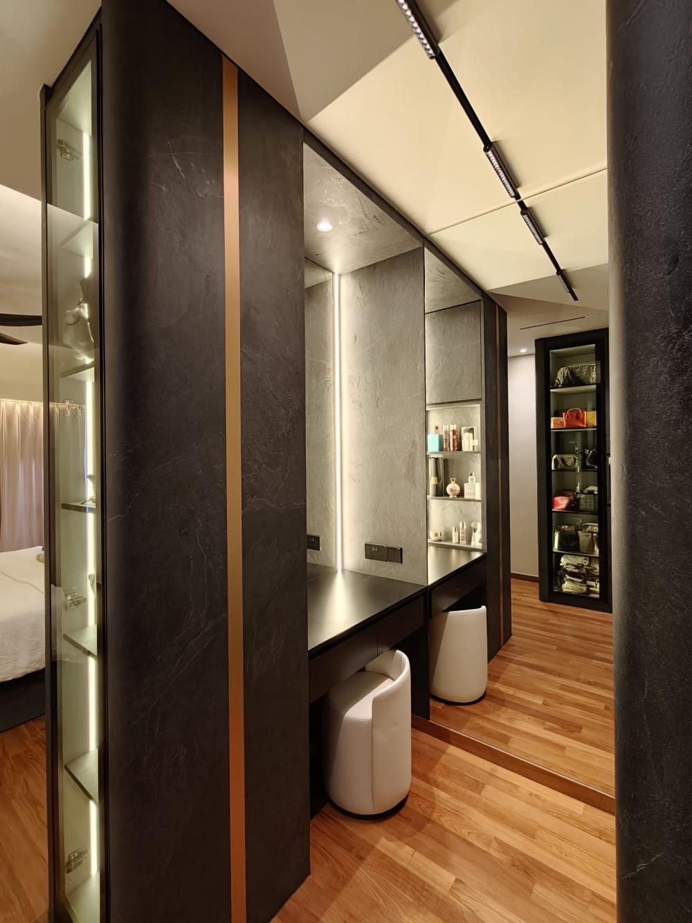 Modern Walk-in Wardrobe with Mirror and Wardrobe