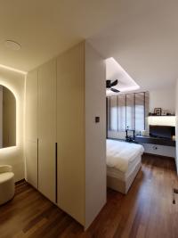 Modern Walk-in Wardrobe at Landed in Kovan