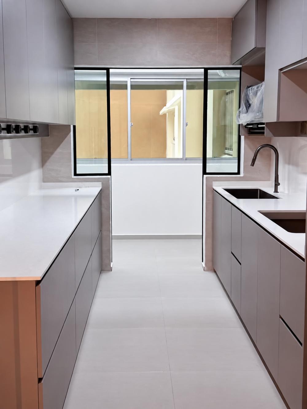 Contemporary Kitchen with Countertop and Homogeneous Tiles