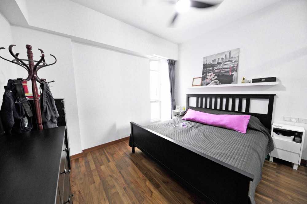 Modern Bedroom with Closet and Queen Bed