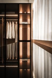 Modern Walk-in Wardrobe at Condominium at 5 Derbyshire Rd