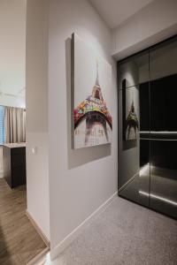 Minimalist Walk-in Wardrobe at Condominium at Hillview Rise, The Hillier
