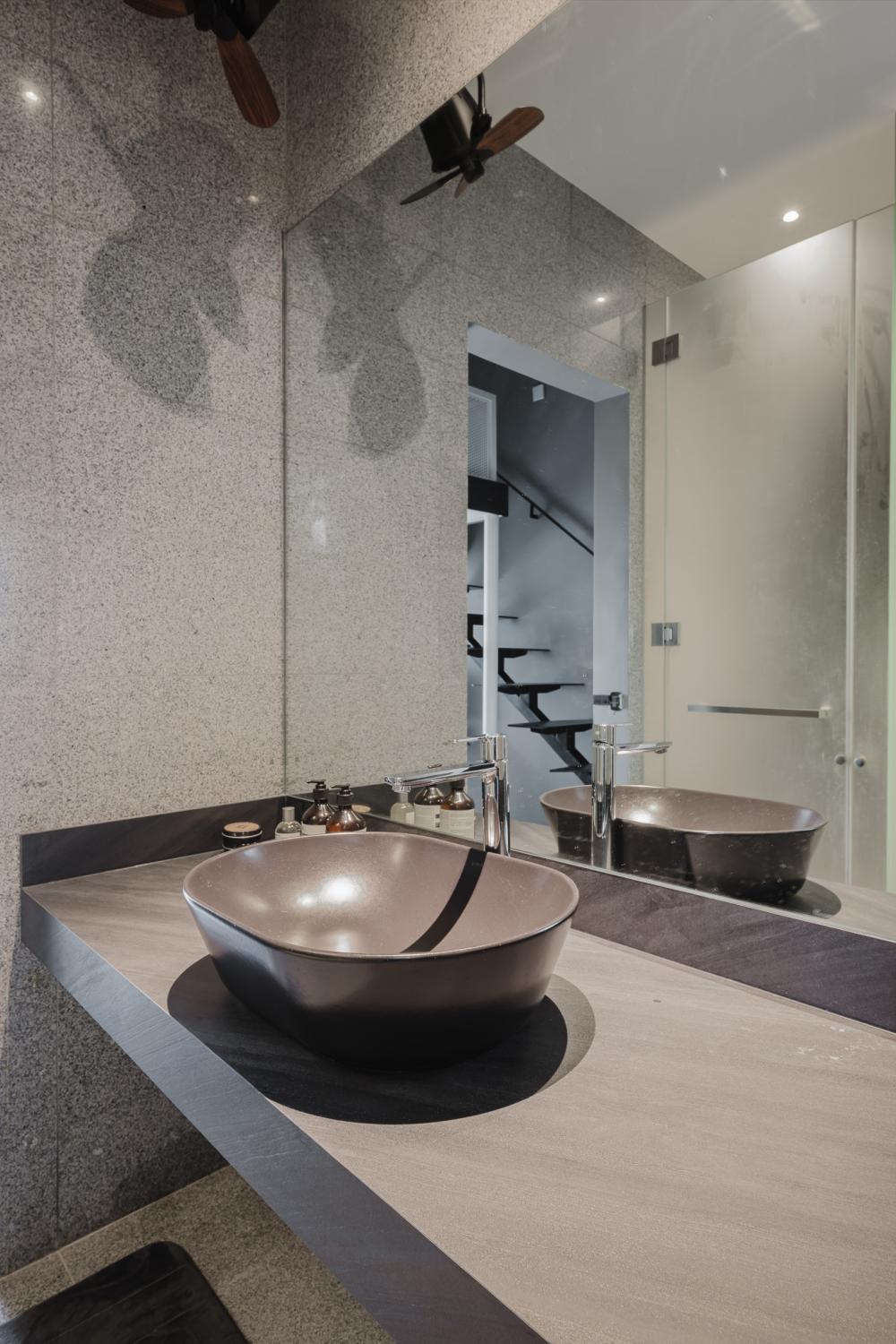 Minimalist Bathroom with Mirror and Bathroom Storage