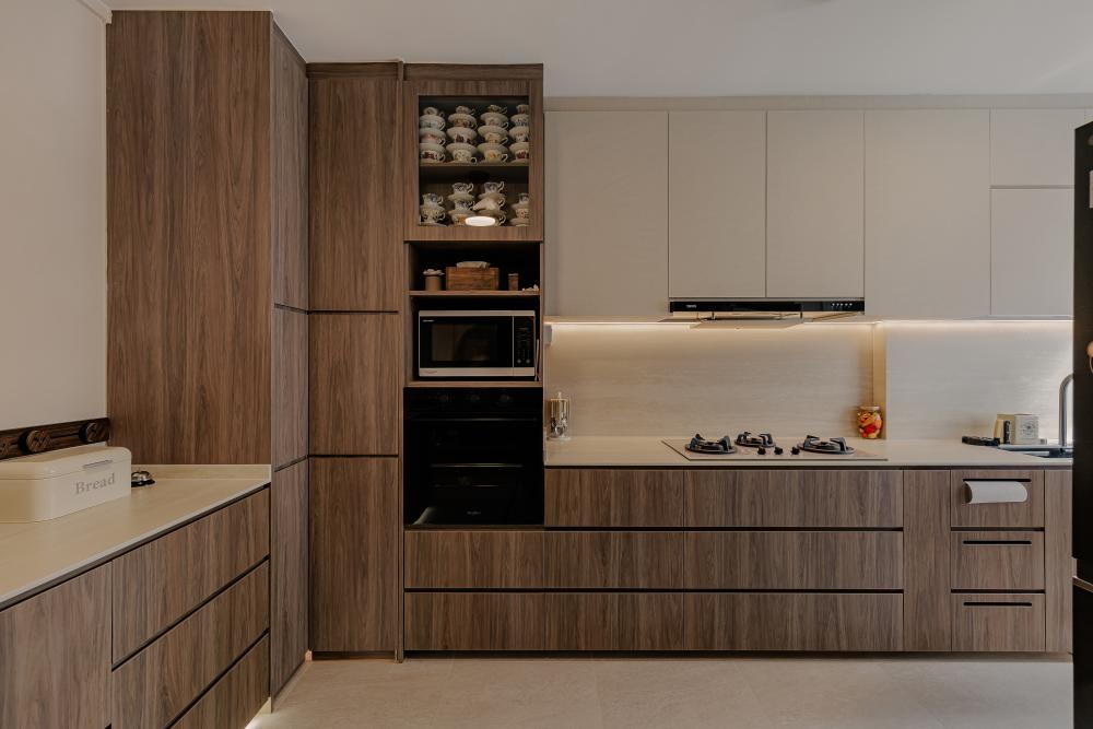 Contemporary Kitchen with Countertop and Homogeneous Tiles