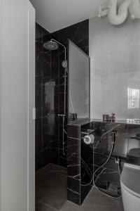 Modern Bathroom at 415 Woodlands St 41
