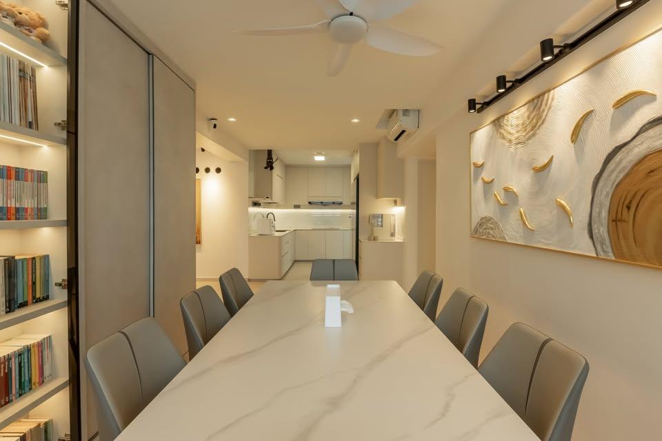 Modern Dining Room with Dining Table and Dining Chairs